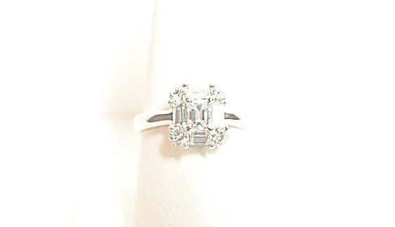 DIAMOND EMERALD 1 ROUND BR SHAPE 4 BAGUETTE 4 STONE