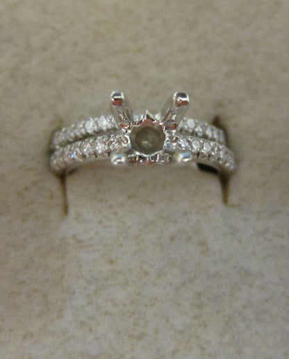 TWO PIECE SET BAND AND SETTING DIAMOND