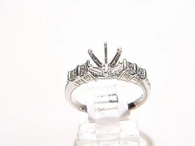 DIAMOND 4 PRINCESS SHAPE 8 ROUND SHAPE SETTING 6 PRONG