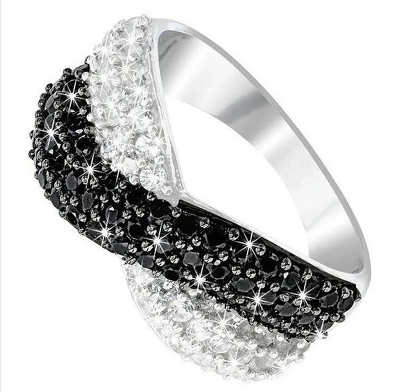 Exquisite European and American Ladies Classic Creative Two-Color Black and Whit
