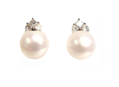 13.80 MM 2 WHITE SOUTH SEA PEARL'S ROUND SHAPE AND 4 HALF MOONS AND 2 PRINCESS