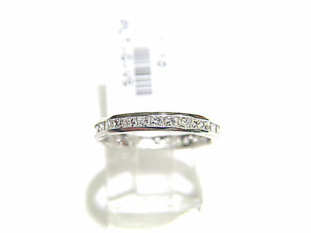 DIAMOND PRINCESS SHAPE ETERNITY SET CHANNEL SET BAND
