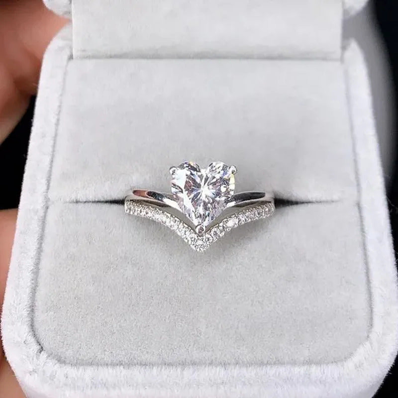 V-Shape Solitaire Ring Heart Shape Diamonds Sweet Finger Ring Two Layer Women'S