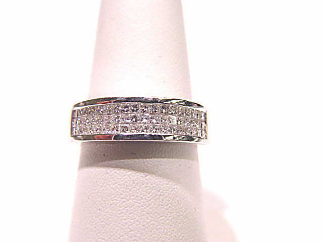 .81 CT 3 ROW INVISBLE SET PRINCESS CUT PRINCESS SHAPE DIAMOND BAND DIAMOND RING