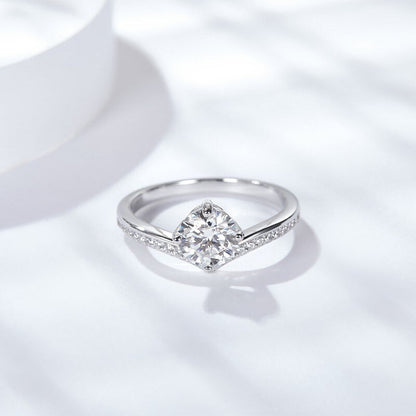 2.0 Carat 8Mm Moissanite Proposal Ring for Women Classic Crown Lab Grown Diamond