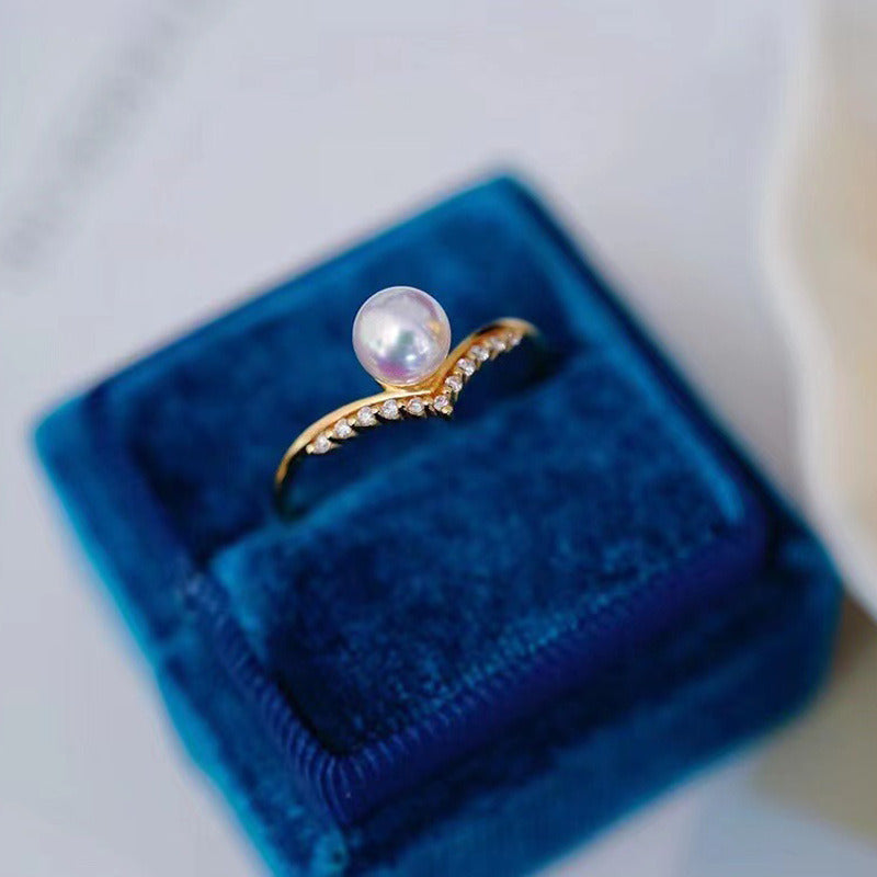 Women'S 18K Gold and Diamond V-Shaped Fashion Simple Ring