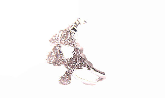 DIAMOND DANGLE AND MOVE AROUND A BIT