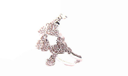 DIAMOND DANGLE AND MOVE AROUND A BIT