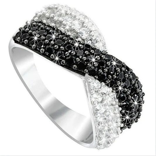 Exquisite European and American Ladies Classic Creative Two-Color Black and Whit