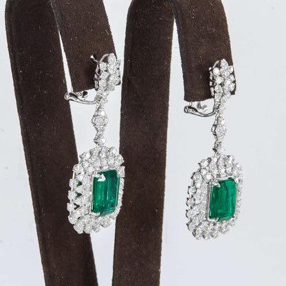 EMERALD GREEN TWO SET ROUND BRILLIANT DIAMOND EARRING