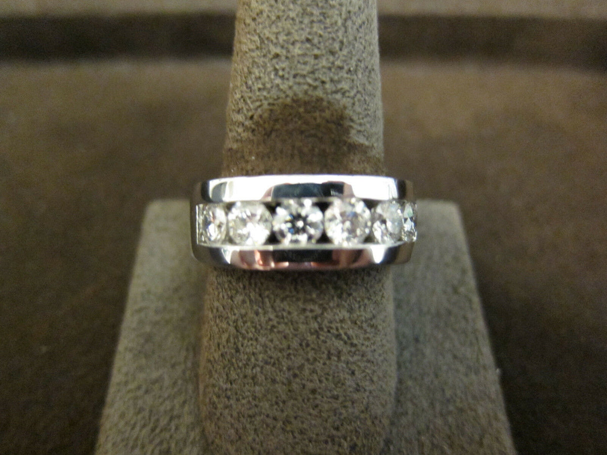 DIAMOND ROUND BR SHAPE CHANNEL SET BAND 2.05 CT 14 K WHITE GOLD