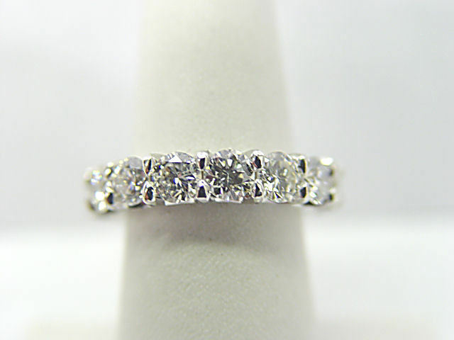 DIAMOND ROUND BRILLIANT SH 16 STONE U BASKET ETERNITY ANNIVERSARY DIAMOND BAND