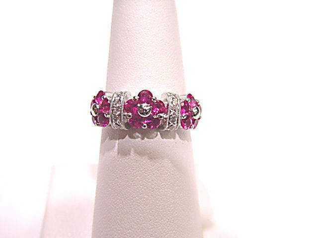 FLOWER STYLE RING