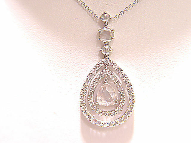 DIAMOND ROSE SHAPE AND ROUND BRILLIANT PENDANT CENTER