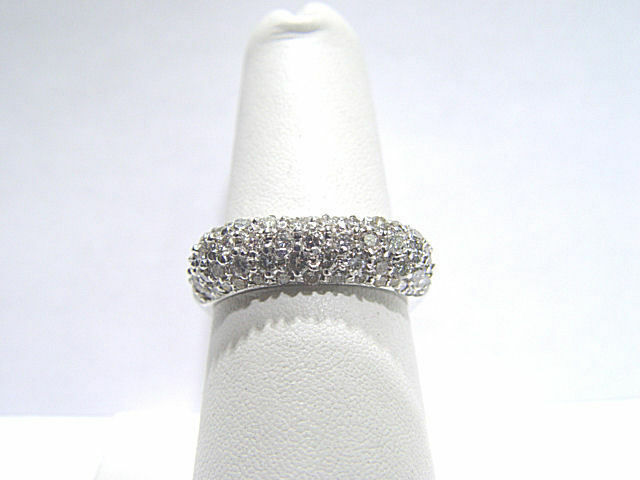DIAMOND ROUND BRILLIANT SHAPE BAND