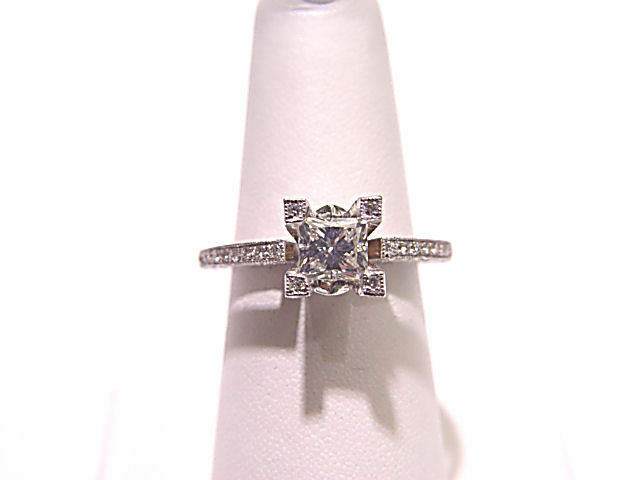 GIA CERTIFIED D79% T71% GIRDLEVERYTHIN TO VERYTHICK DIAMOND ENGAGEMENT RING