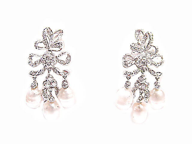 ROUND BRILLIANT SH DIAMONDS SET WITH 6 TOTAL FRESH WATER PEARL DANGLE EARRING