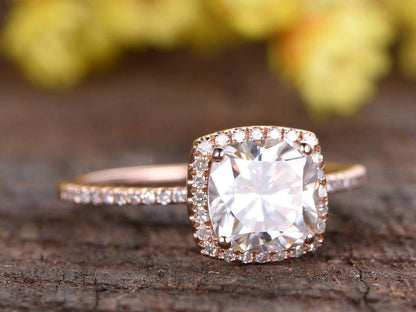 Antique 1.25 Carat Man Made Diamond Moissanite and Man Made Diamond Moissanite R