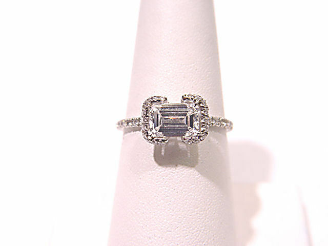 GIA CERTIFIED EMERALD D VS1 1.06 CT D61.8% T73% GIRDLEMED TO SL.THICK