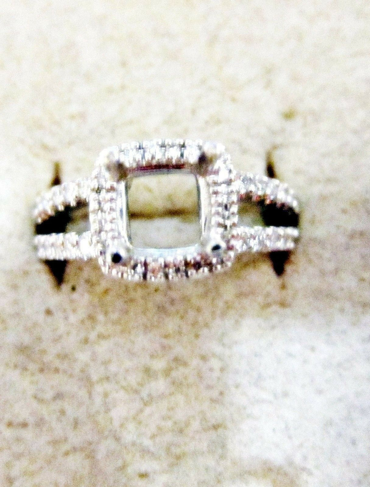 DIAMOND SETTING DIAMOND SET TO BACK SMALL PIECE GOLD