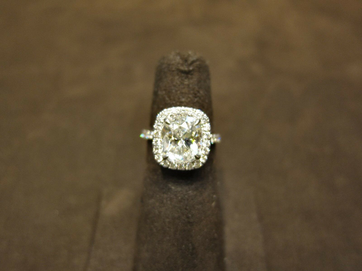 GIA CUSHION SHAPE DIAMOND J COLOR SI2 CLARITY GRADE DIAMOND ENGAGEMENT RING
