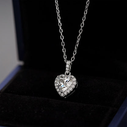European and American Fashion Heart-Shaped Mosang Stone Necklace Women