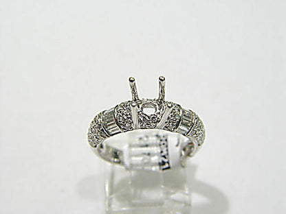 BAGUETTE ROUND BRILLIANT DIAMOND SETTING 4 PRONG