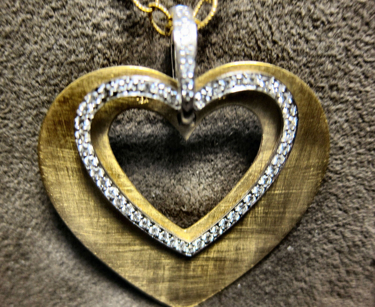 DIAMOND ROUND BRILLIANT SHAPE PENDANT IN WHITE GOLD