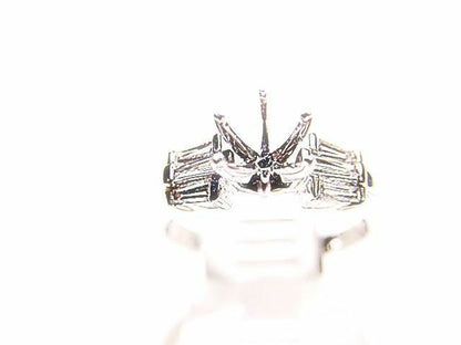 DIAMOND 6 TAPERED BAGUETTE SHAPE SETTING 6 PRONG SET