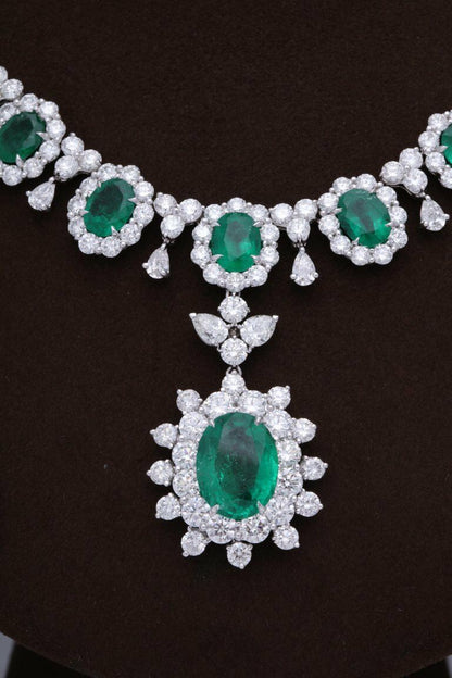 emerald and diamond necklace. 39.09 carats of fine green emerald lariette