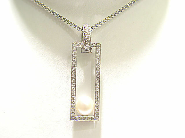 DIAMOND PENDANT RECTANGLE SET OVAL CULTURED PEARL CENT