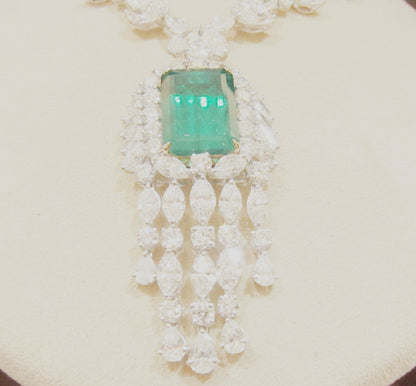 GIA CERTIFIED 100% NATURAL EMERALD 20.14X14.55X9.82MM MULTI DIAMOND NECKLACE