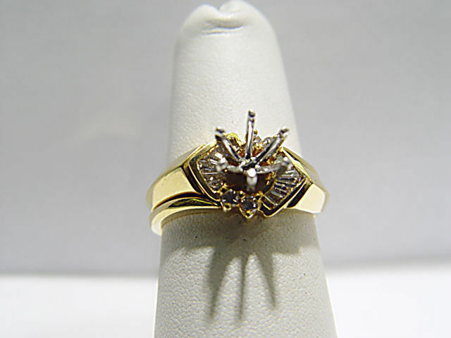 DIAMOND 4 ROUND BRILLIANT SHAPE 14 BAGUETTE SHAPE SETTING