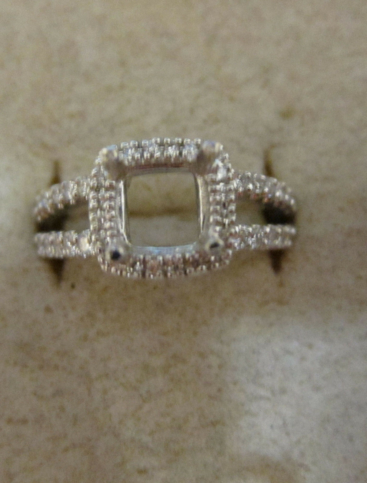 DIAMOND SETTING DIAMOND SET TO BACK SMALL PIECE GOLD