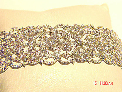 DIAMOND ROUND BRILLIANT SHAPE SET ALL THE WAY STRAIGHT DIAMONDS SET IN BRACELET