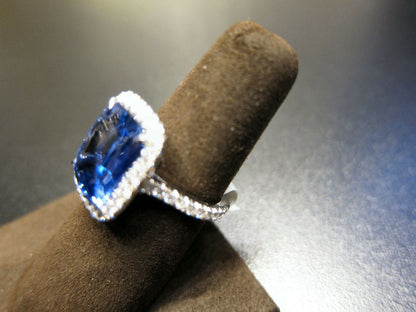 SAPPHIRE CYLON EMERALD SHAPE 12.90X10.06X4.80MM SET