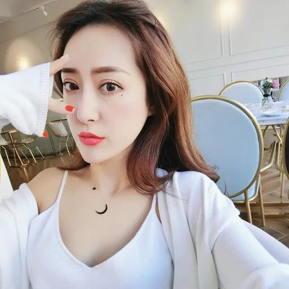 Fashion Black Diamond Star Moon Necklace Simple Moon Clavicle Chain Women