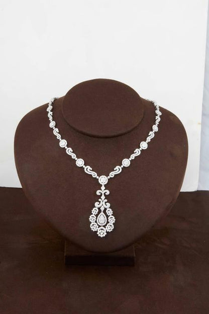 Diamond necklace featuring 15.01 carats of F/G diamonds set in 18k white gold
