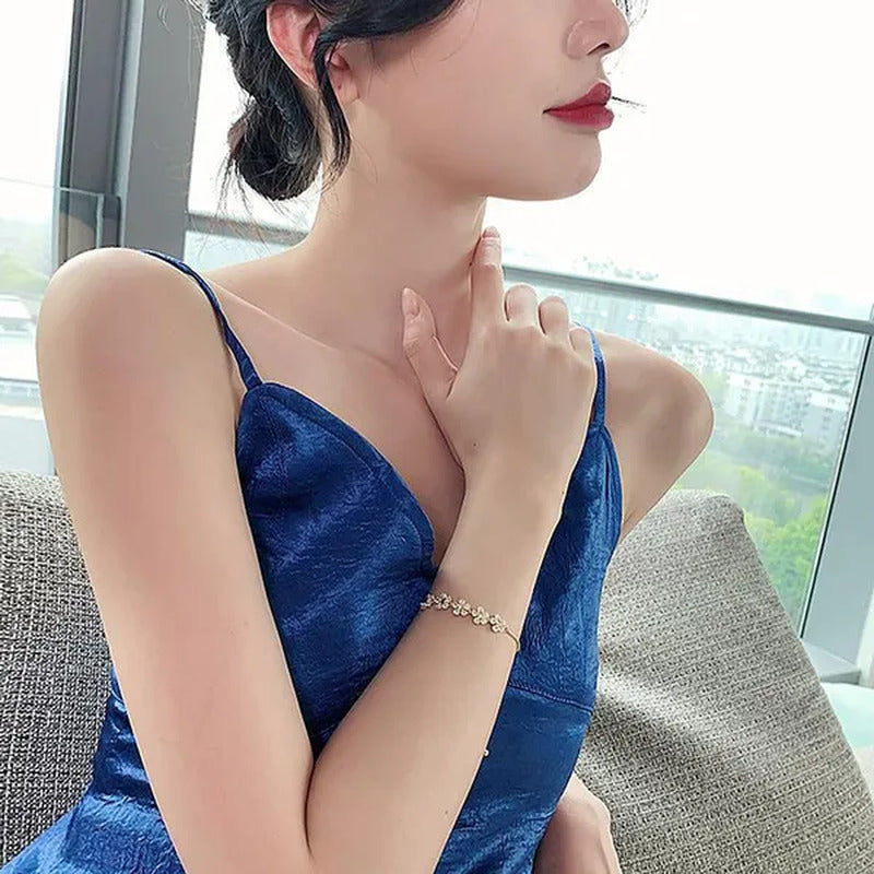 Fashion Crystal Zircon Five Flower Bracelet Adjustable Bangle Women Jewelry