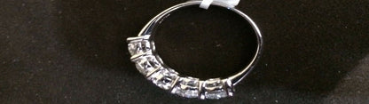 DIAMOND ROUND BRILLIANT SHAPE TOP SET DIAMOND BAND