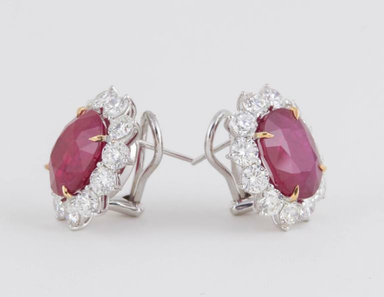 15.10 carats of natural Ruby 5.65 of F color VS clarity round brilliant diamond