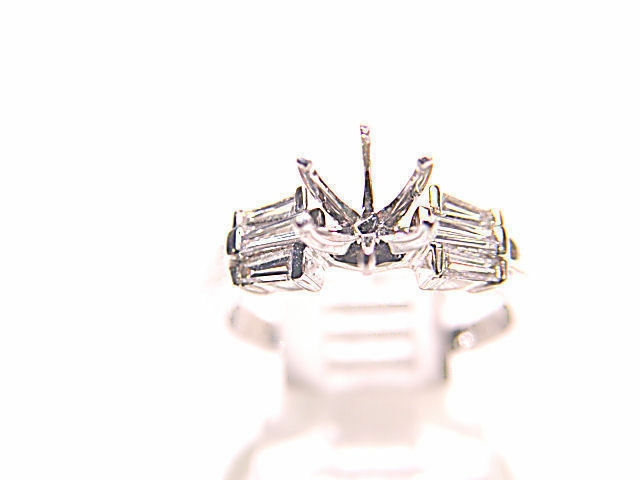 DIAMOND 6 TAPERED BAGUETTE SHAPE SETTING 6 PRONG SET