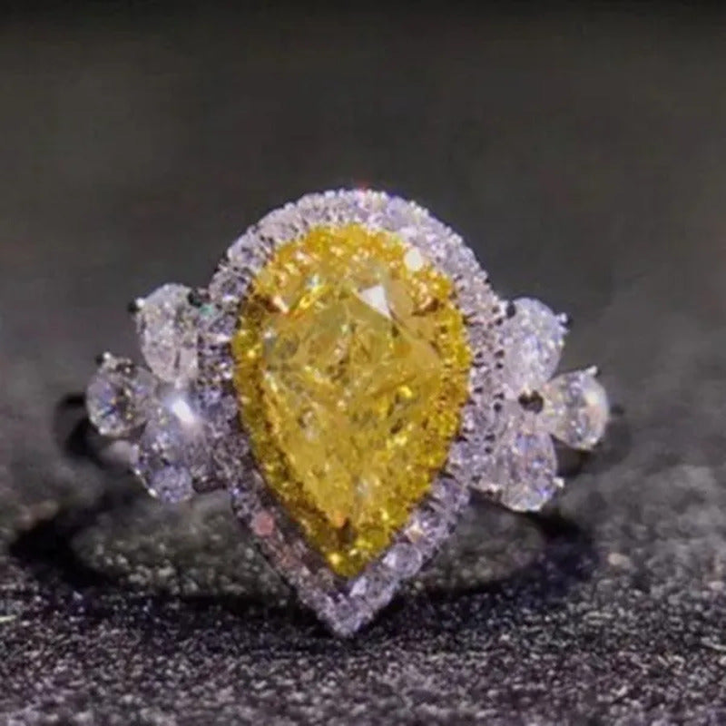 Charming Teardrop Shaped Citrine Rings Side Shiny Diamond Stone Rings for Women