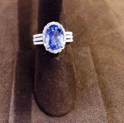 SAPPHIRE OVAL SHAPE DIAMOND ROUND BRILLIANT SHAPE RING
