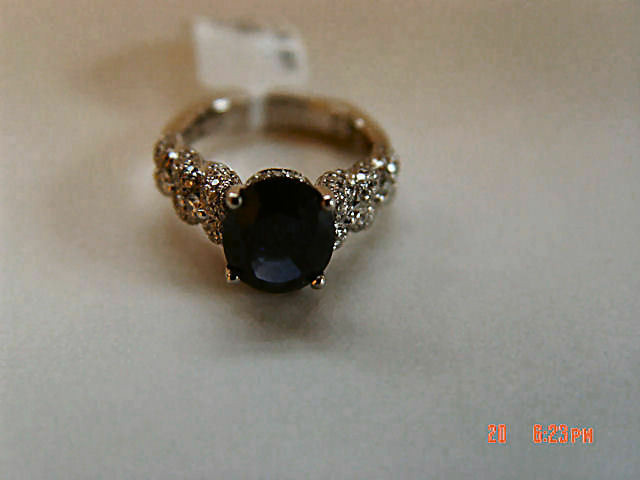 SAPPHIRE OVAL 4 PRONG SET DIAMOND ROUND BRILLIANT RING
