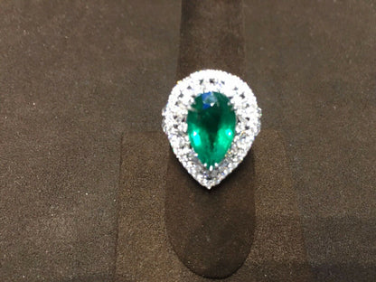 EMERALD PEAR SHAPE DIAMOND BAGUETTE ROUND BRILLIANT SHAPE