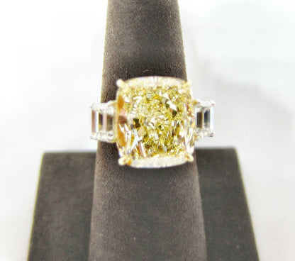GIA GEMOLOGIST FANCY YELLOW CUSHION SET 2 SIDE EMERALD DIAMOND ENGAGEMENT RING