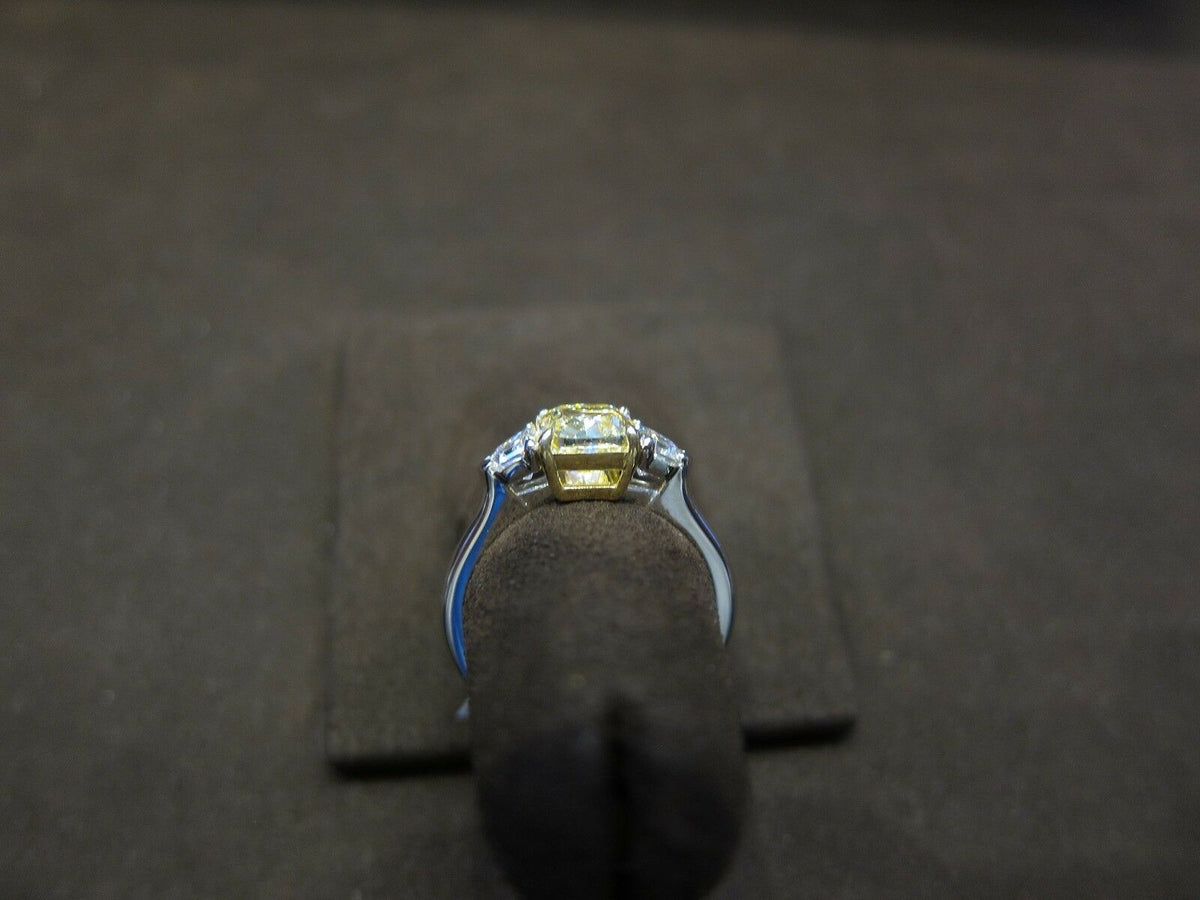 GIA CERTIFIED FANCY YELLOW DIAMOND CUSHION SHAPE SIDE
