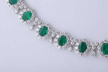 emerald and diamond necklace. 39.09 carats of fine green emerald lariette