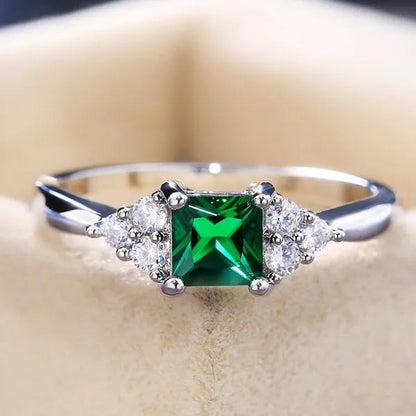 Fashion Jewelry Emerald Diamond 925 Sterling Silver Ring Elegant Bride Wedding E